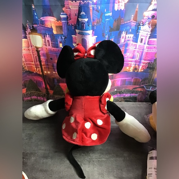 Disney store Minnie Mouse red polka dot 17” plush -preowned - Picture 3 of 3